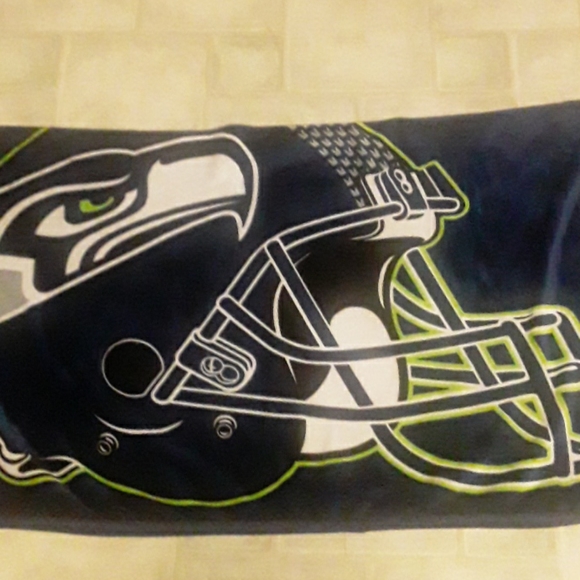 Seattle Seahawks throw - Picture 2 of 2